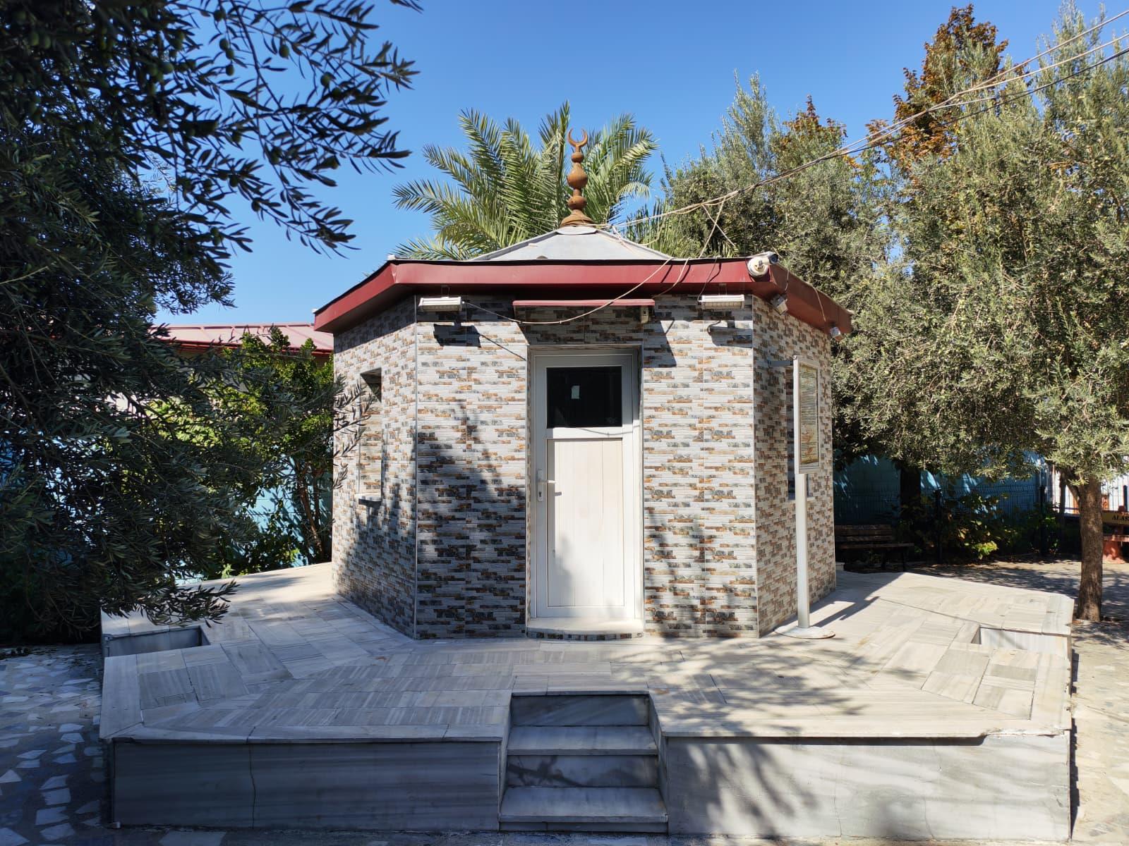 Kadı Şeyh Camii ve Türbesi